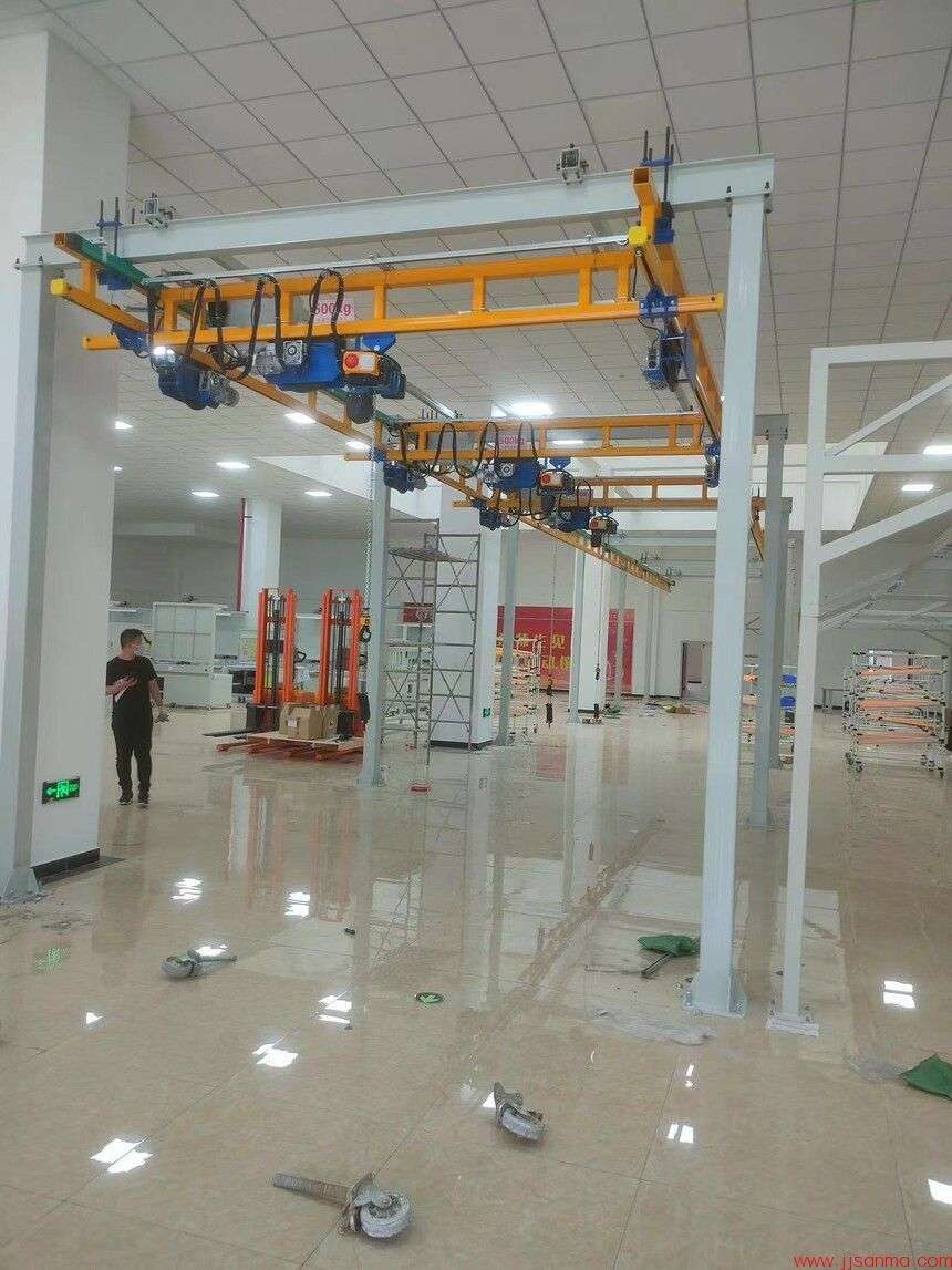 電動運(yùn)行立柱式剛性軌道起重機(jī)